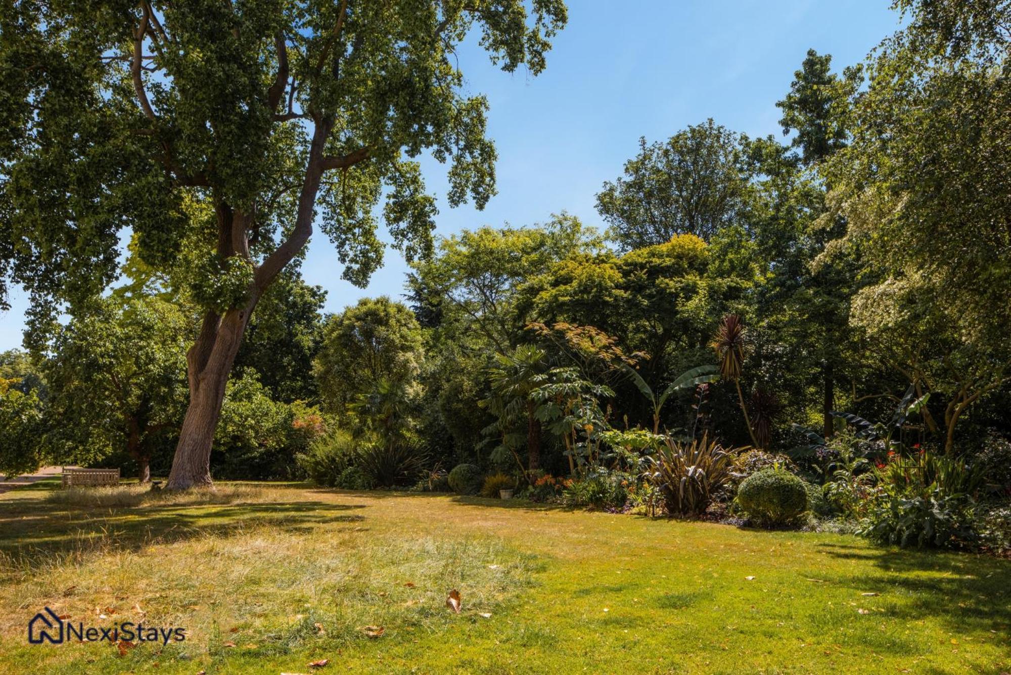 15 Mins Walk To Selfridges, Hyde Park Penthouse Apartamento