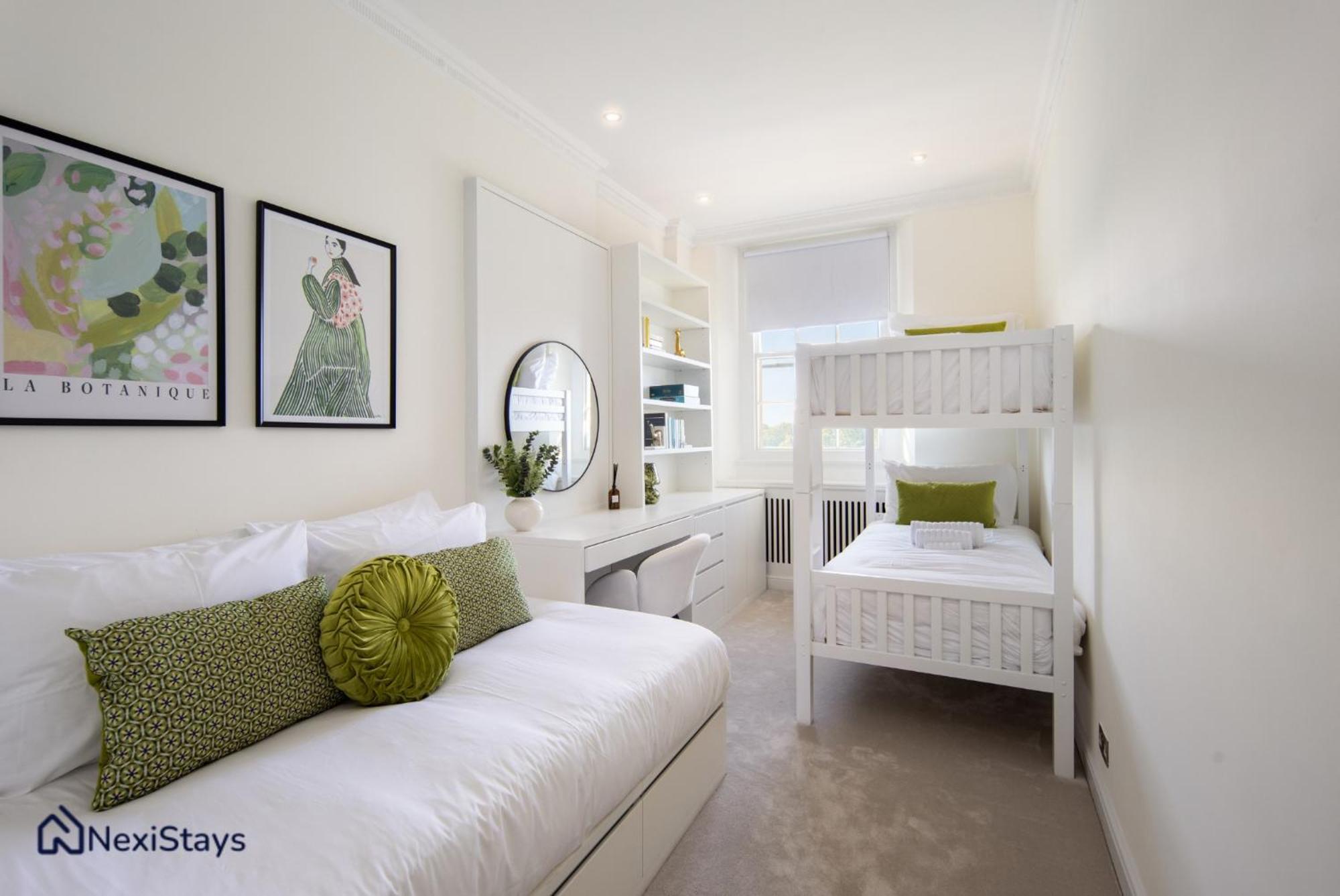 15 Mins Walk To Selfridges, Hyde Park Penthouse