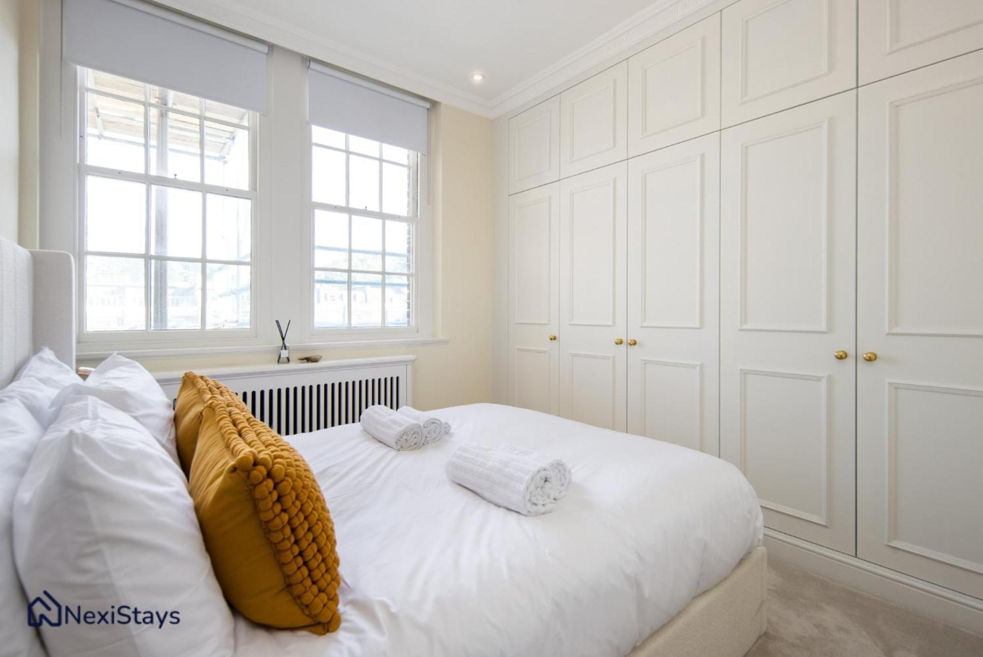15 Mins Walk To Selfridges, Hyde Park Penthouse *