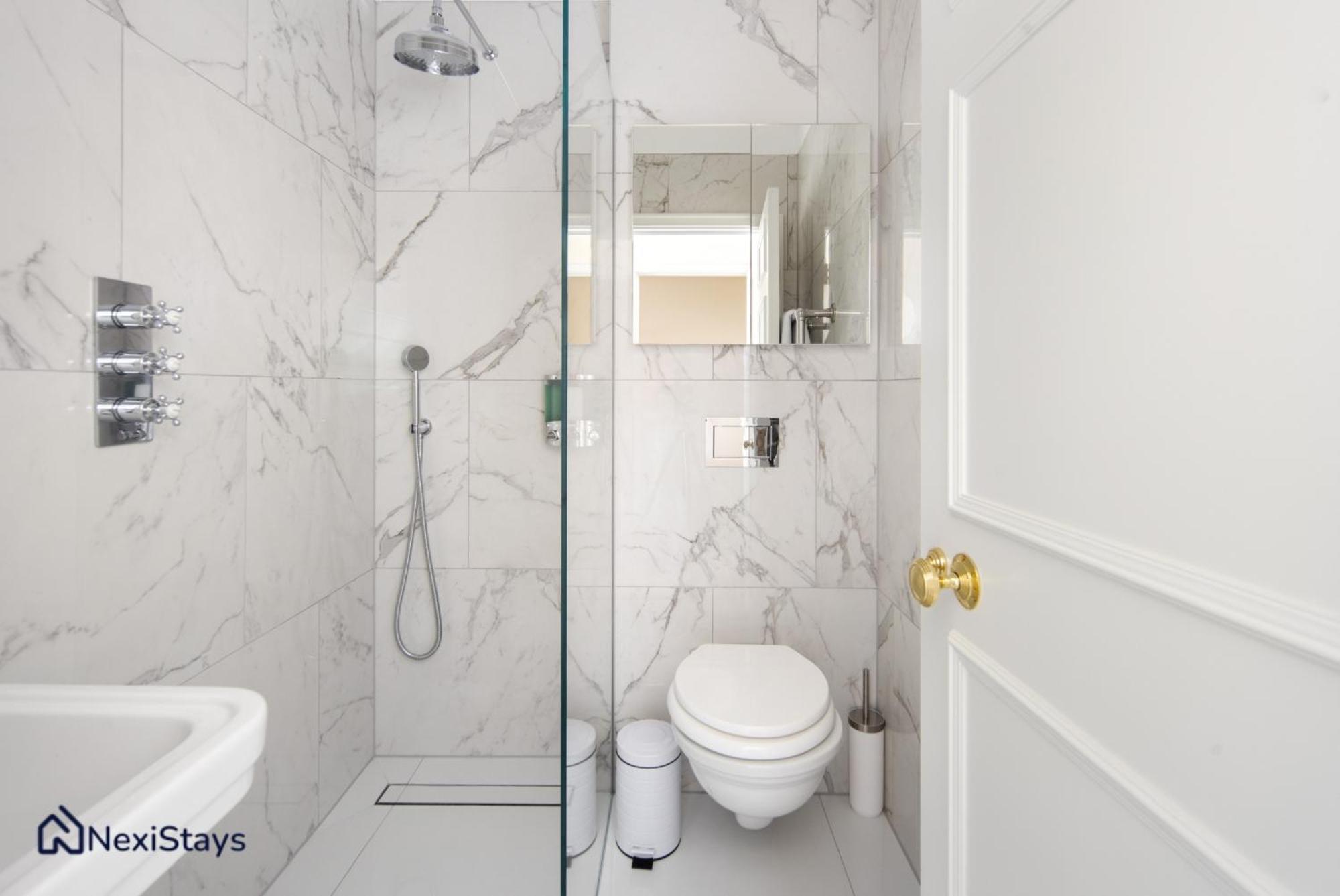 15 Mins Walk To Selfridges, Hyde Park Penthouse Apartamento